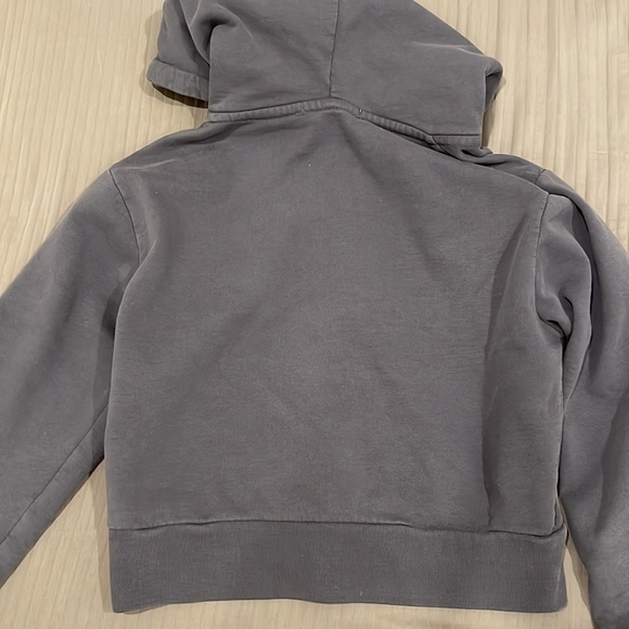 Brandy Melville cropped navy zip up - Picture 3 of 8